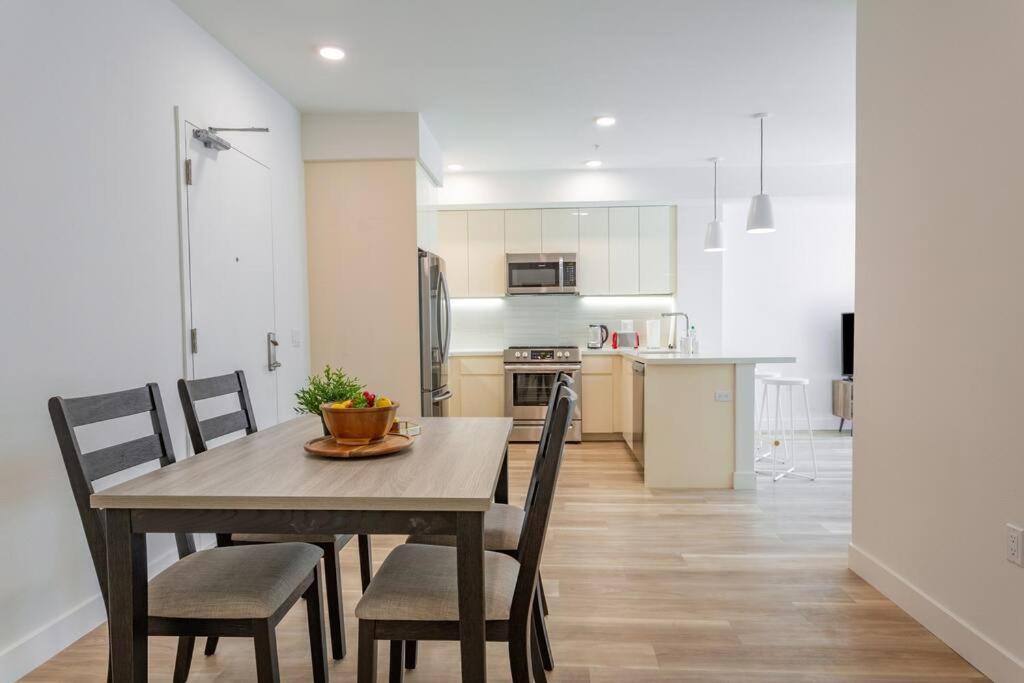 Cozy Apartment Unit With Great Amenities At Ktown Los Angeles Esterno foto