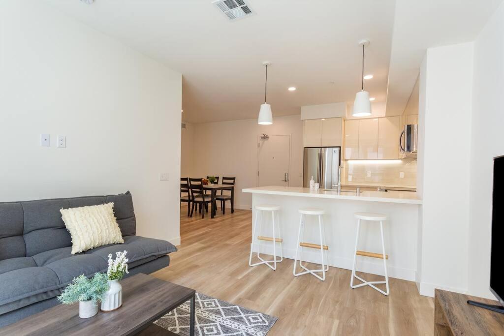 Cozy Apartment Unit With Great Amenities At Ktown Los Angeles Esterno foto